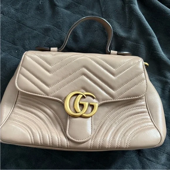 Gucci
GG Marmont Top Handle Flap Bag Matelasse
Leather - Picture 5 of 10